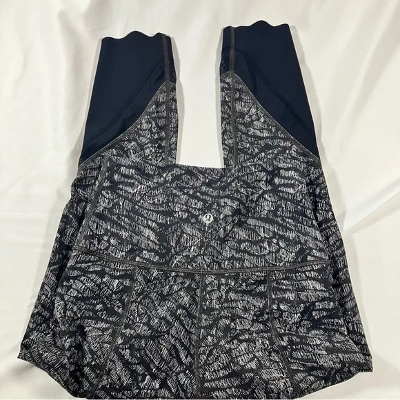 Lululemon Wunder Under Crop High-Rise Roll Down Scallop Origami Lace Black sz 4 - Picture 6 of 8